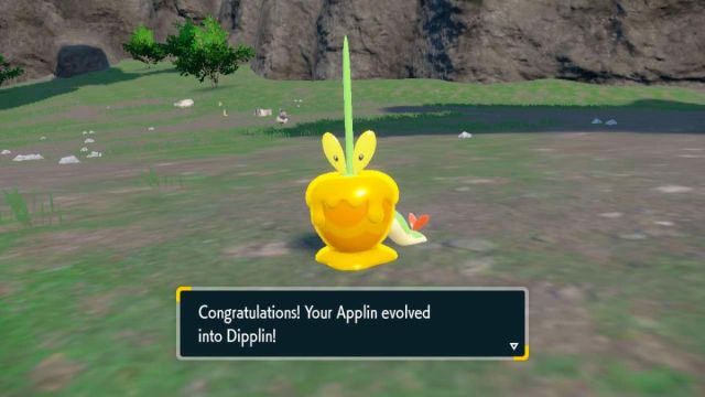 Screenshot of Shiny Dipplin in Pokemon Scarlet and Violet.