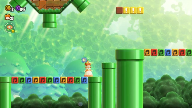 A Super Mario Bros. Wonder screenshot of Daisy below the platform that leads to the Piranha Plants on Parade secret exit.