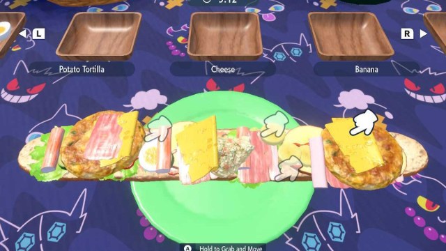 Making a terrifying sandwich with friends in Pokemon Scarlet and Violet