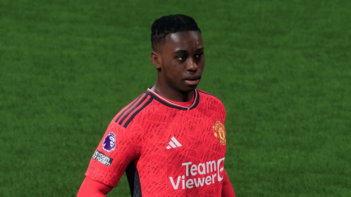 EA FC 24 Wan-Bissaka Flashback SBC